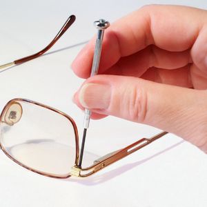 山梨でメガネのフレームの修理をしたいとお考えでしたらご相談ください